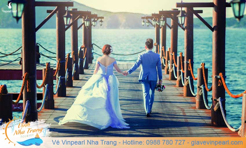 Hình ảnh cưới đẹp Nha Trang sẽ khiến bạn say đắm với vẻ đẹp tuyệt vời của thành phố biển này. Từ các bãi biển đến những con đường đầy hoa cỏ, Nha Trang là một điểm đến lý tưởng cho việc chụp ảnh cưới. Hãy cùng ngắm nhìn những bức ảnh đẹp và cảm nhận sức hấp dẫn mà Nha Trang mang lại.