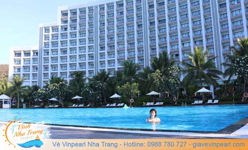 vinpearl-nha-trang-bay-resort-spa-pool